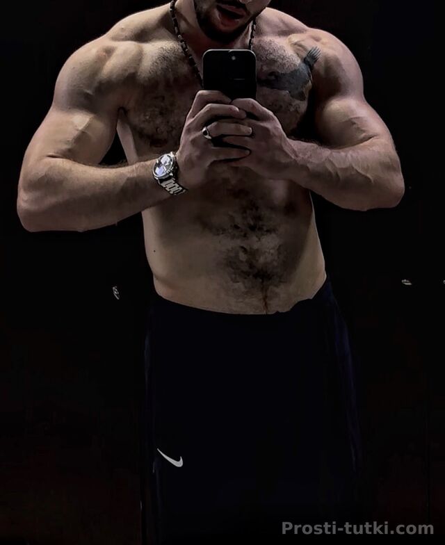 Мужчина Даниэль Район Кировский Фотография 